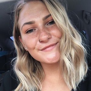 Meet your Posher, Cortney